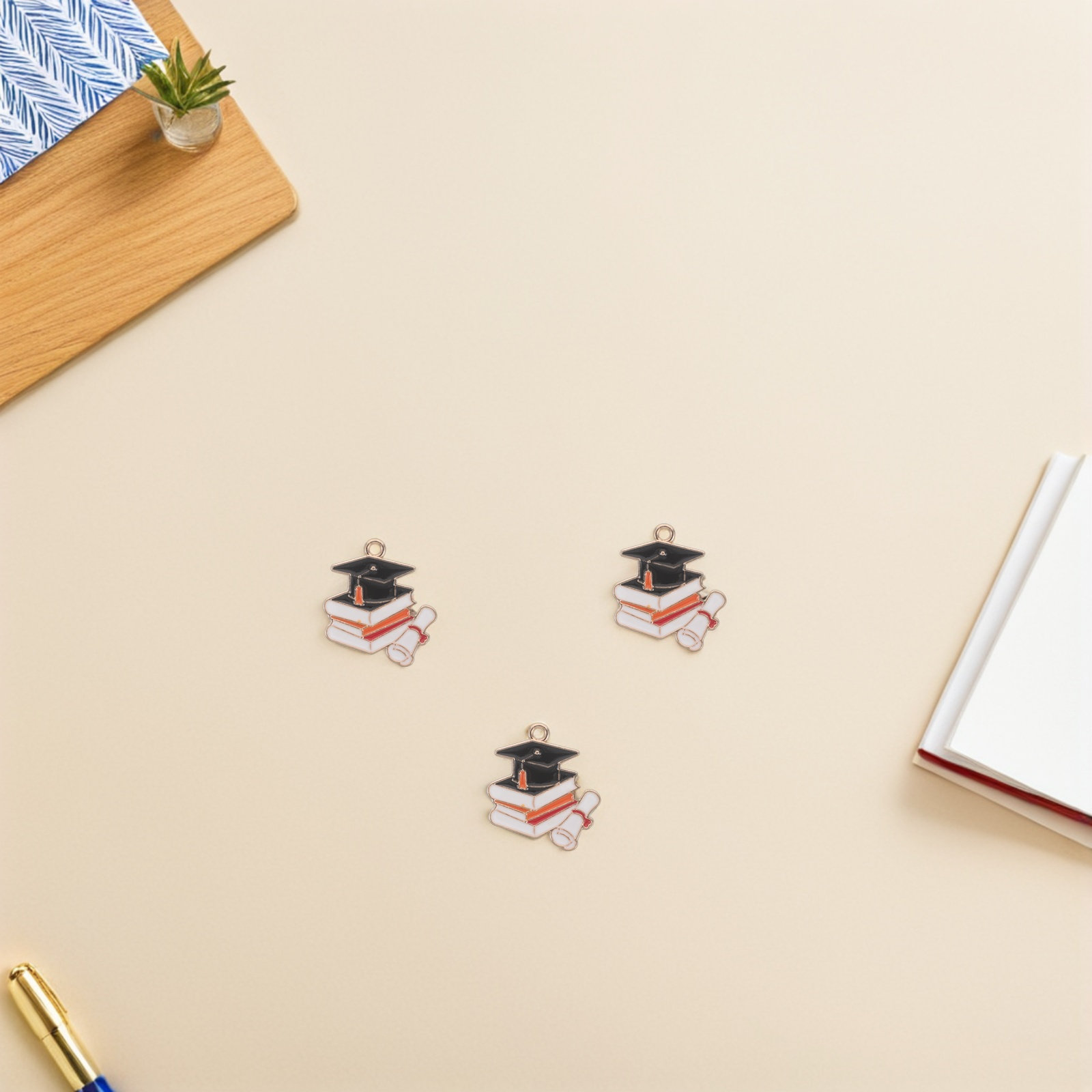 Jewelry Making Diploma - จี้รูปหมวกบัณฑิต 50 ชิ้น ทำจากโลหะผสม ขนาดเล็ก สำหรับทำสร้อยคอ